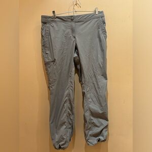 LL Bean Water Repellent Comfort Trail Pants Cargo Mid-Rise Cinch Ankle Size 10P